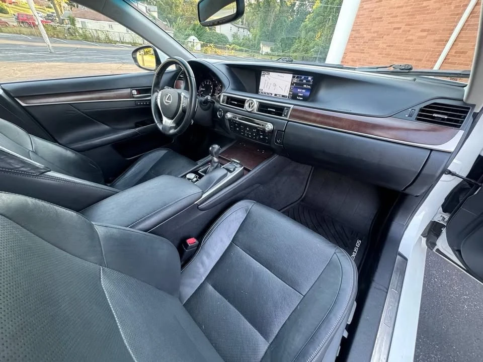 2015 Lexus GS 4th Gen - Image 11 of 20