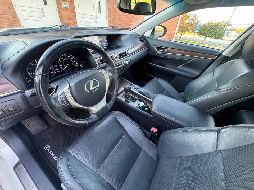 2015 Lexus GS 4th Gen - Image 9 of 20
