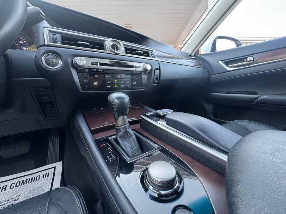 2015 Lexus GS 4th Gen - Image 17 of 20