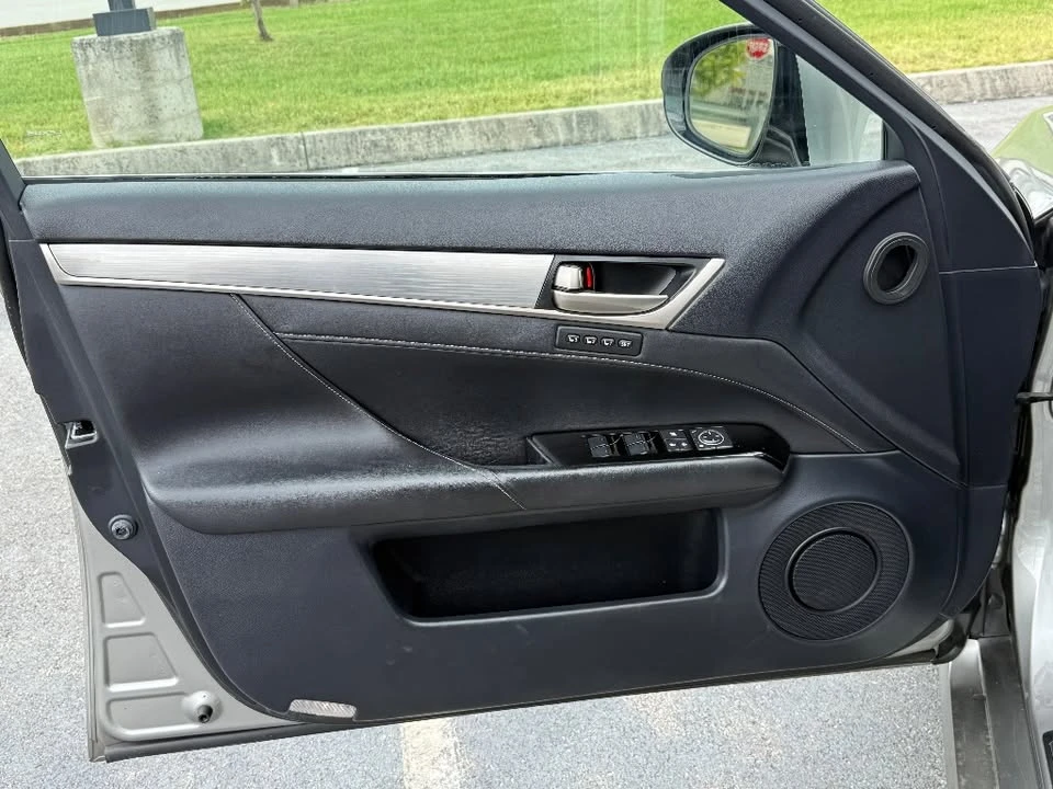 2015 Lexus GS 4th Gen - Image 17 of 20