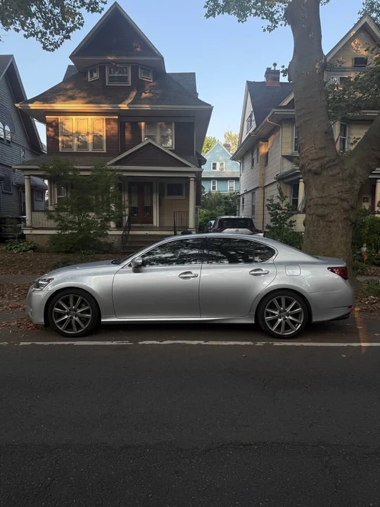 2015 Lexus GS 4th Gen - Image 2 of 10