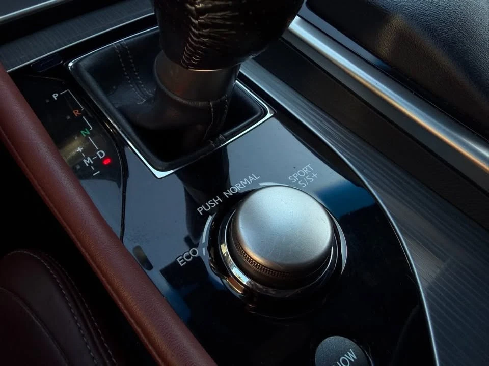 2015 Lexus GS 4th Gen - Image 18 of 20