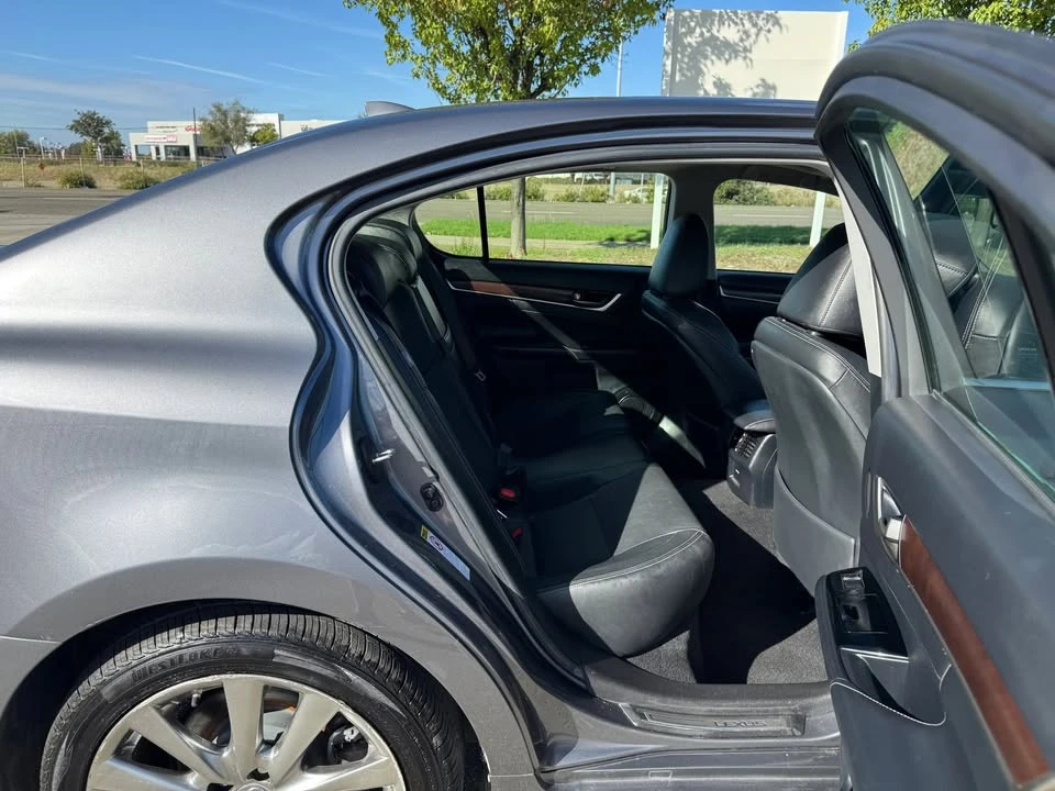 2015 Lexus GS 4th Gen - Image 13 of 19