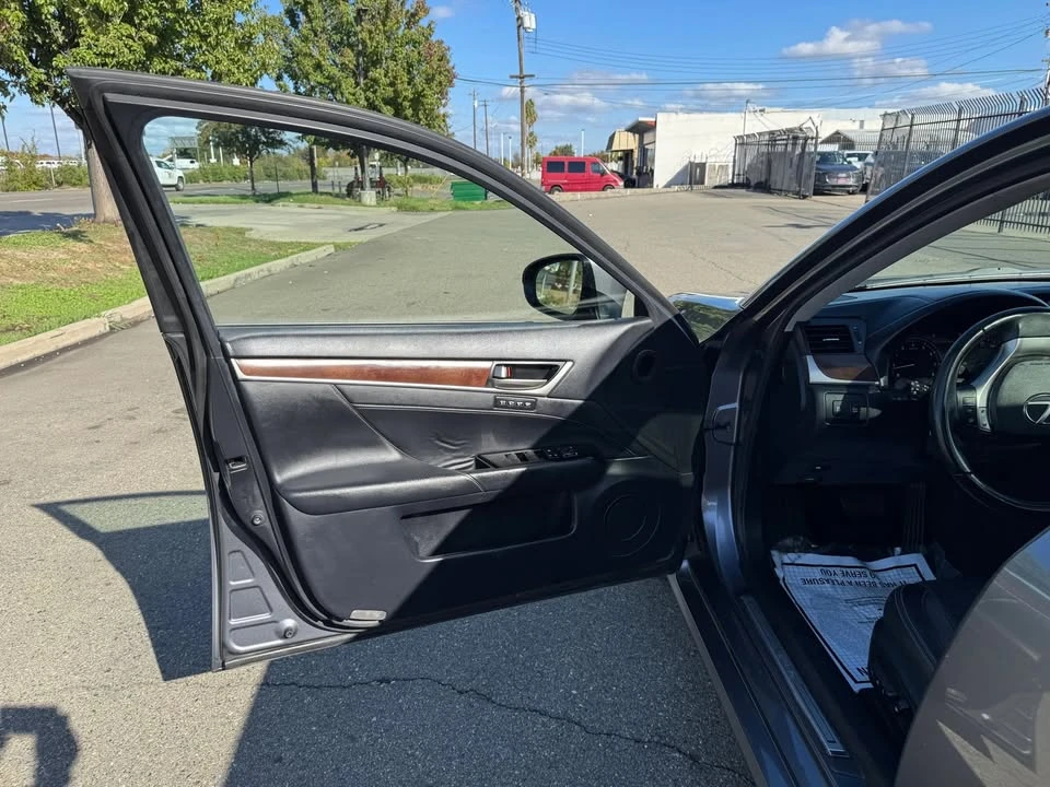 2015 Lexus GS 4th Gen - Image 10 of 19