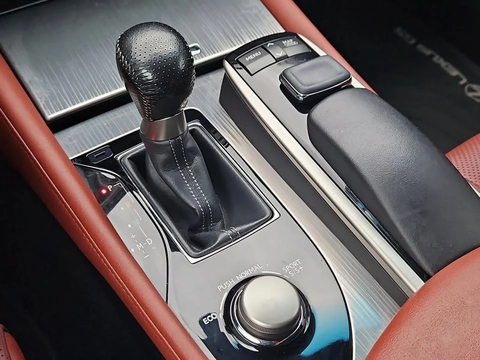 2015 Lexus GS 4th Gen - Image 11 of 20