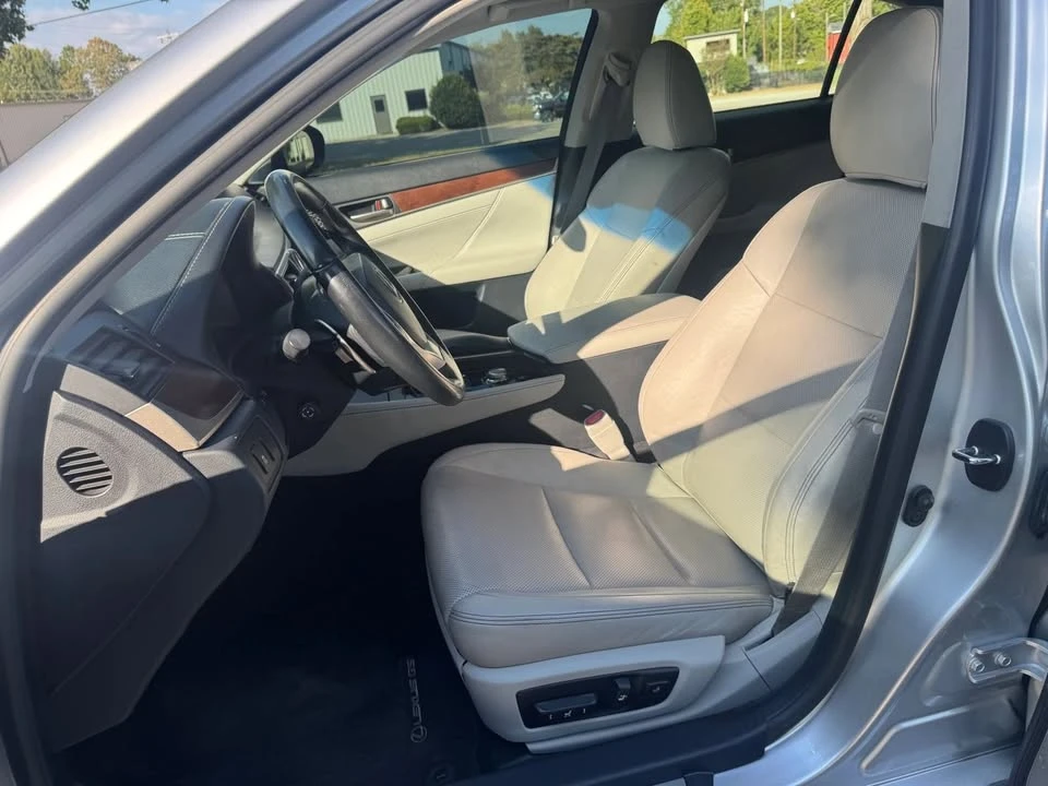 2015 Lexus GS 4th Gen - Image 10 of 20