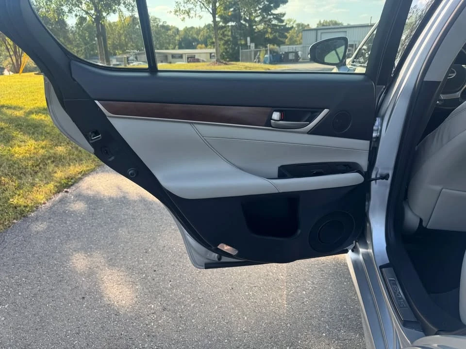 2015 Lexus GS 4th Gen - Image 13 of 20