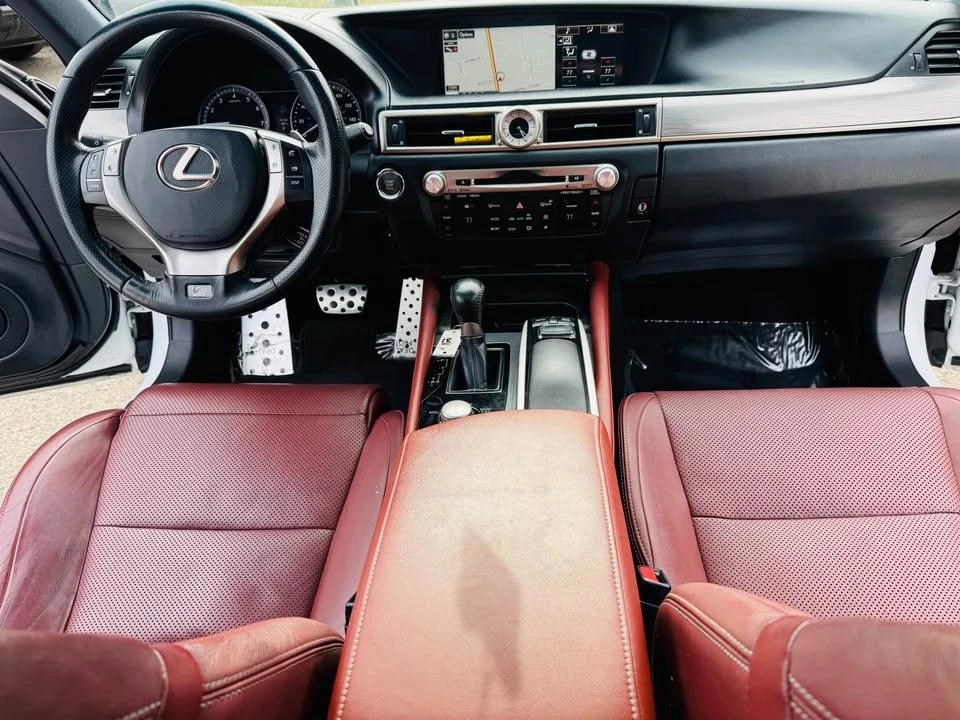 2015 Lexus GS 4th Gen - Image 12 of 15