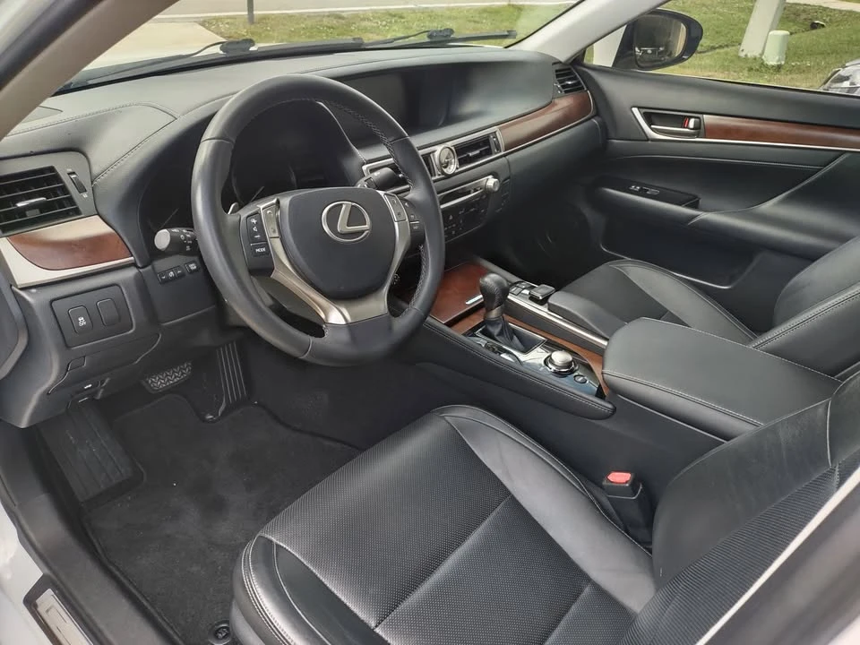 2015 Lexus GS 4th Gen - Image 15 of 20
