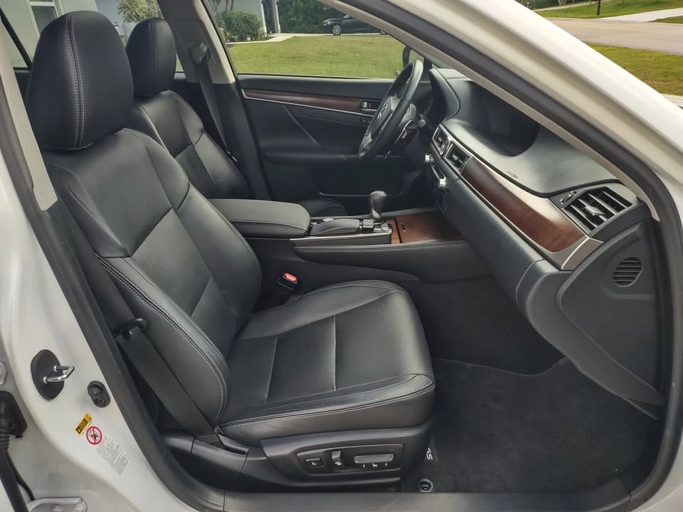 2015 Lexus GS 4th Gen - Image 19 of 20