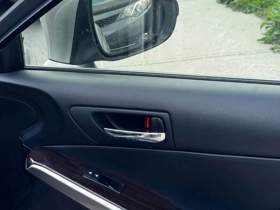 2015 Lexus IS 3rd Gen - Image 15 of 18