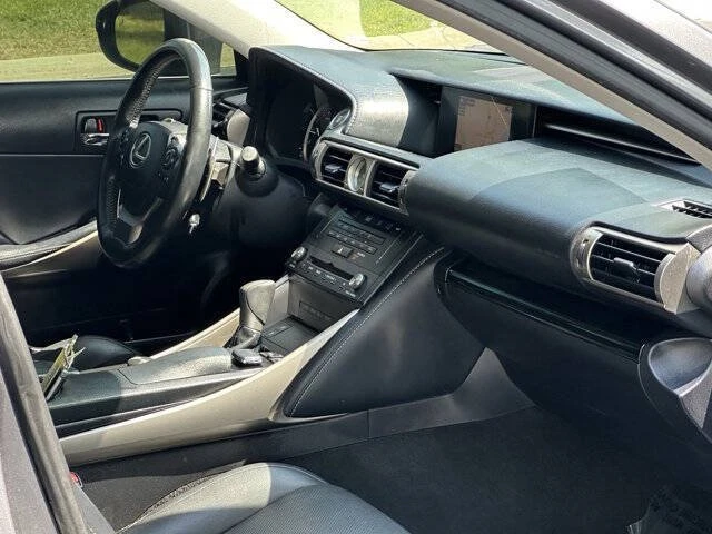 2015 Lexus IS 3rd Gen - Image 17 of 20