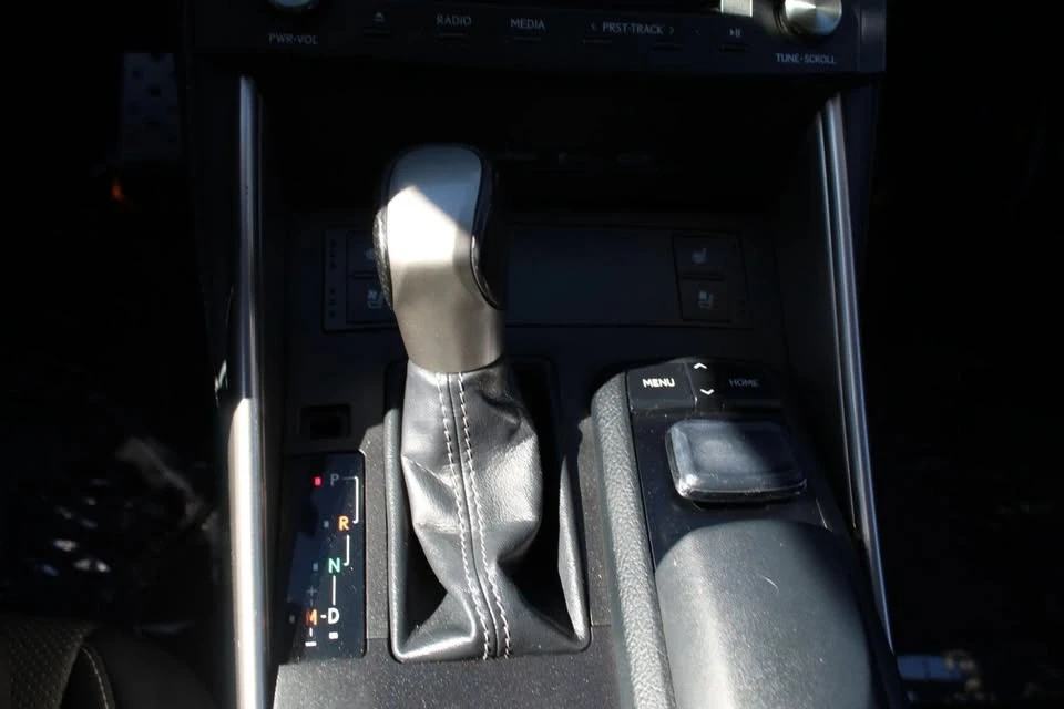 2015 Lexus IS 3rd Gen - Image 15 of 19