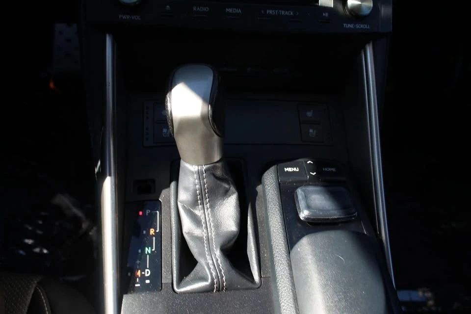 2015 Lexus IS 3rd Gen - Image 15 of 20