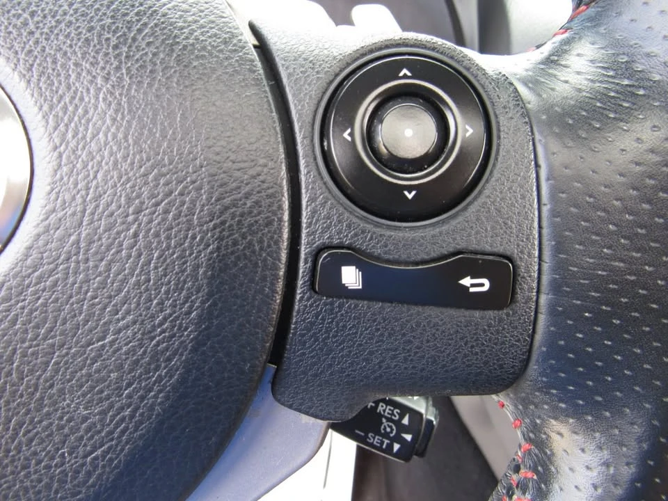 2015 Lexus IS 3rd Gen - Image 18 of 19