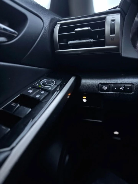 2015 Lexus IS 3rd Gen - Image 13 of 14