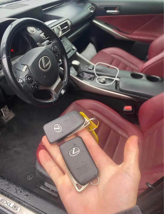 2015 Lexus IS 3rd Gen - Image 7 of 9