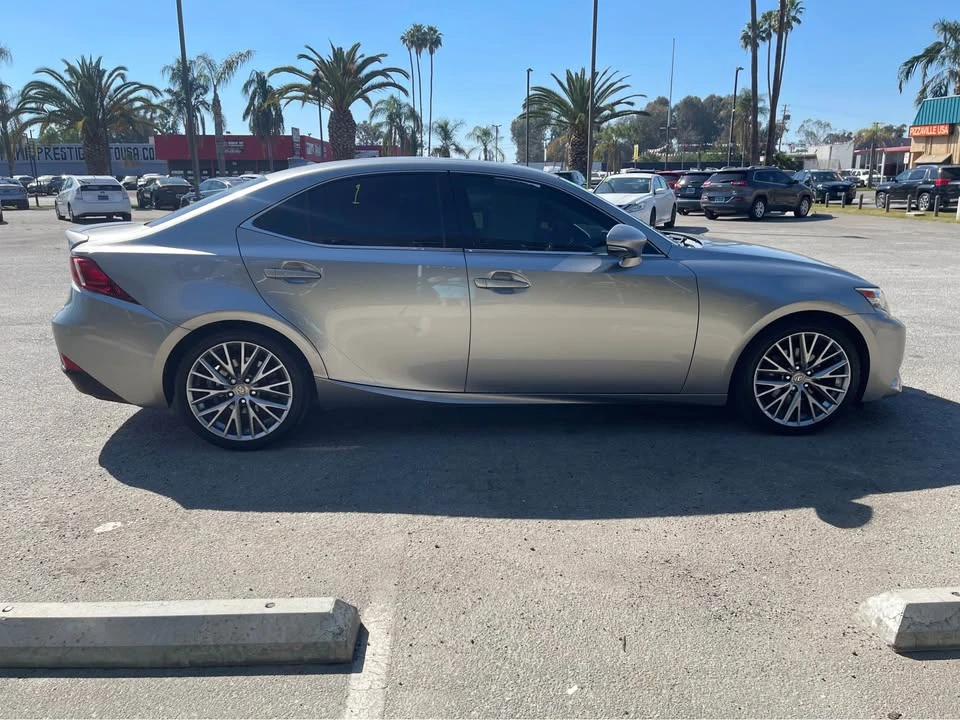 2015 Lexus IS 3rd Gen - Image 4 of 13