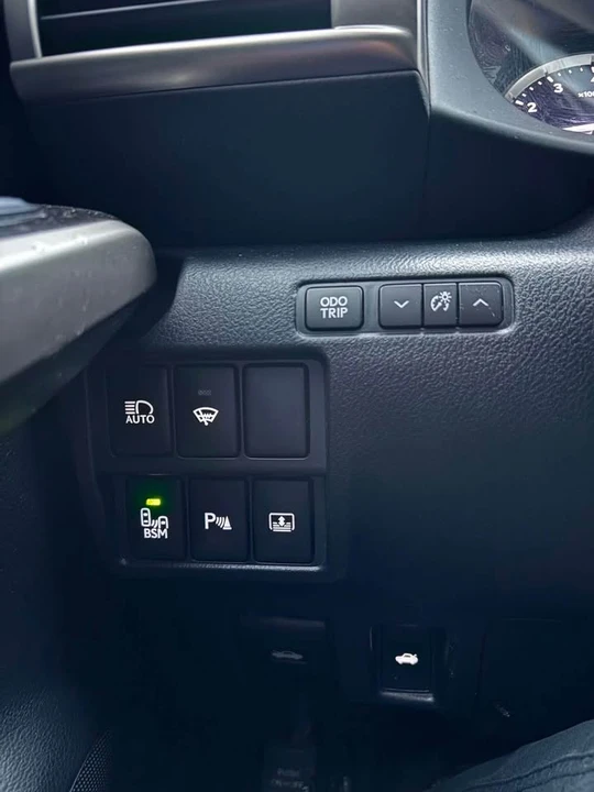 2015 Lexus IS 3rd Gen - Image 9 of 11