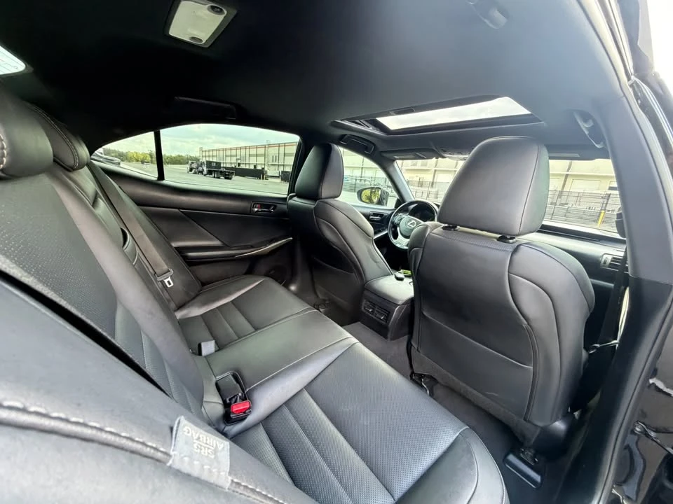2015 Lexus IS 3rd Gen - Image 18 of 19