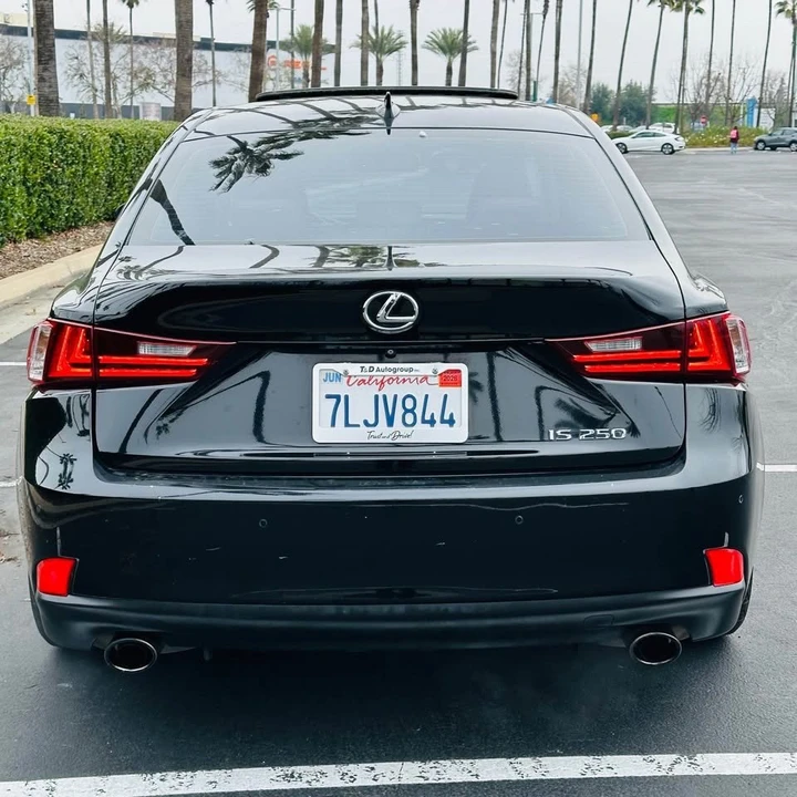 2015 Lexus IS 3rd Gen - Image 4 of 17