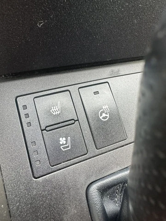 2015 Lexus IS 3rd Gen - Image 17 of 20