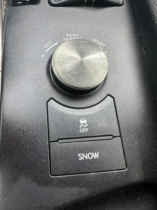 2015 Lexus IS 3rd Gen - Image 18 of 20