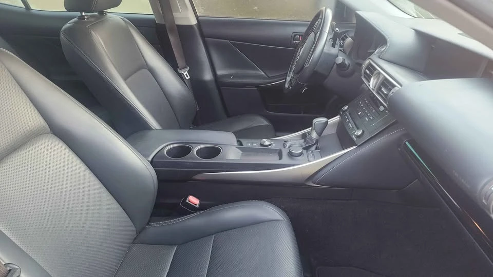 2015 Lexus IS 3rd Gen - Image 8 of 11