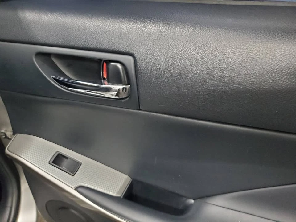 2015 Lexus IS 3rd Gen - Image 18 of 20