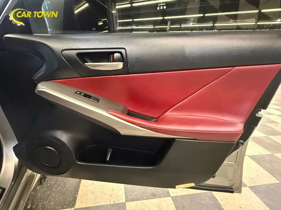2015 Lexus IS 3rd Gen - Image 19 of 20