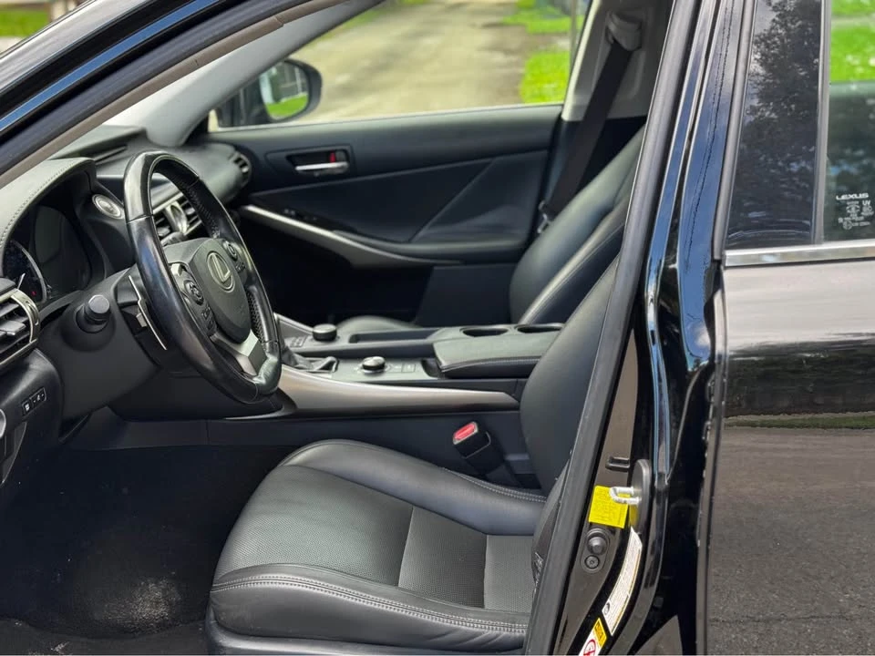 2015 Lexus IS 3rd Gen - Image 16 of 17