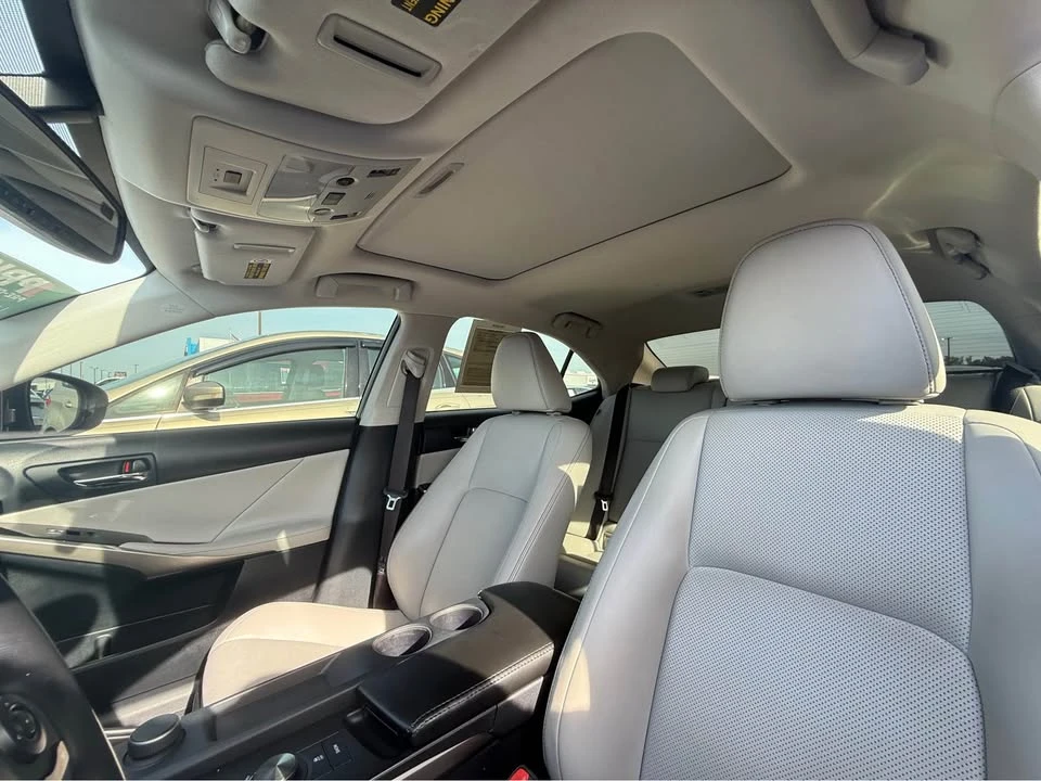 2015 Lexus IS 3rd Gen - Image 9 of 11