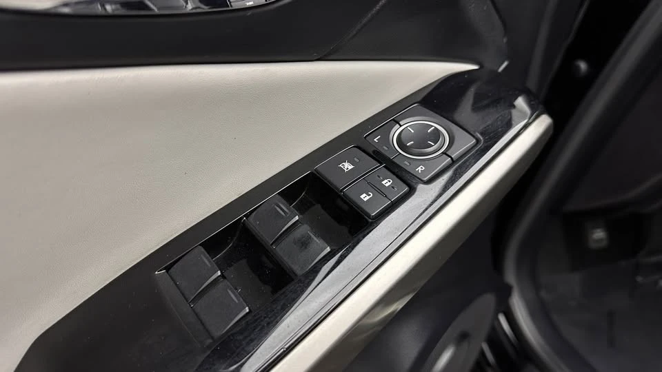 2015 Lexus IS 3rd Gen - Image 12 of 19
