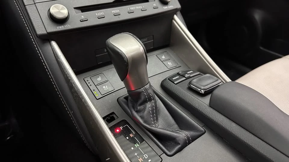 2015 Lexus IS 3rd Gen - Image 17 of 19