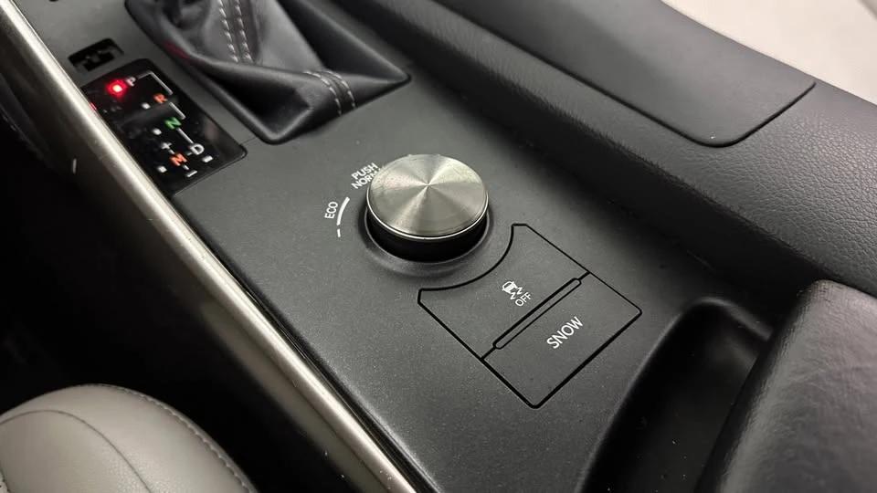 2015 Lexus IS 3rd Gen - Image 16 of 19