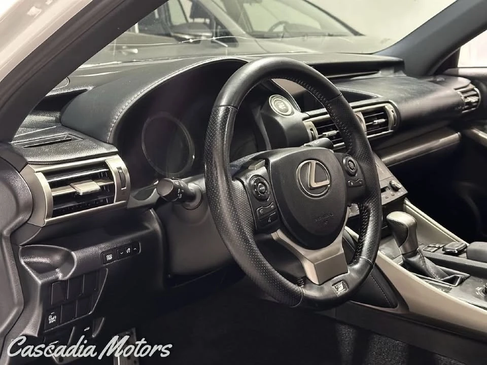 2015 Lexus IS 3rd Gen - Image 15 of 20
