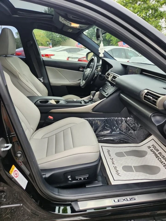 2015 Lexus IS 3rd Gen - Image 11 of 17