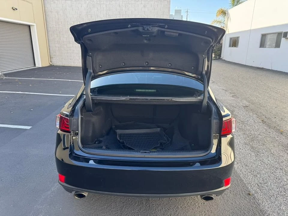 2015 Lexus IS 3rd Gen - Image 19 of 20