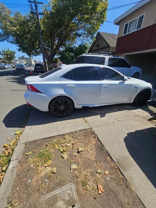 2015 Lexus IS 3rd Gen - Image 8 of 10
