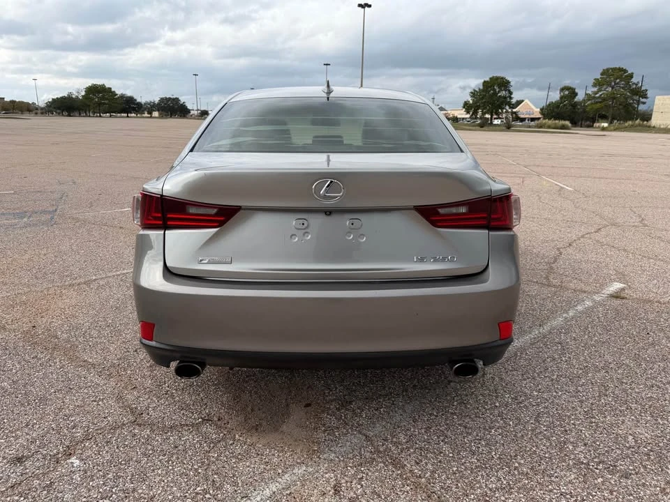 2015 Lexus IS 3rd Gen - Image 4 of 16