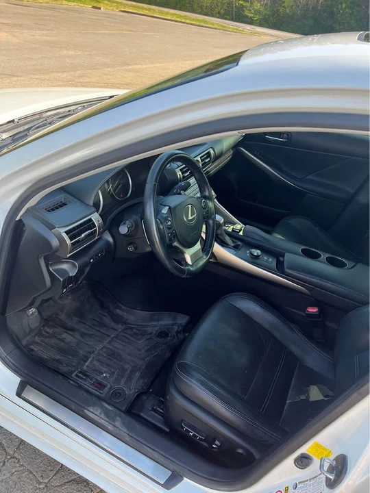 2015 Lexus IS 3rd Gen - Image 8 of 10