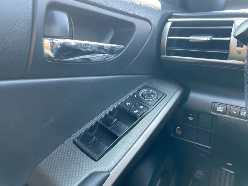 2015 Lexus IS 3rd Gen - Image 19 of 20