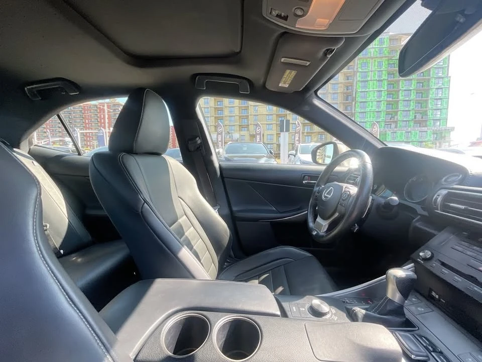 2015 Lexus IS 3rd Gen - Image 18 of 19