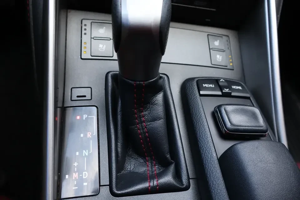 2015 Lexus IS 3rd Gen - Image 16 of 20