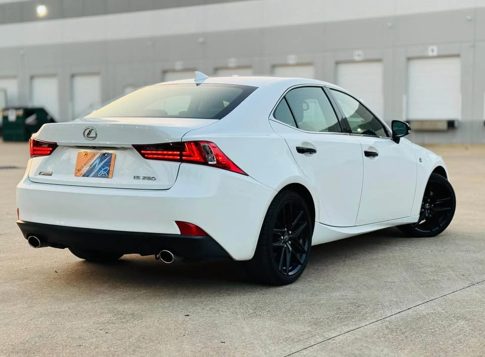 2015 Lexus IS F 2nd Gen - Image 8 of 16