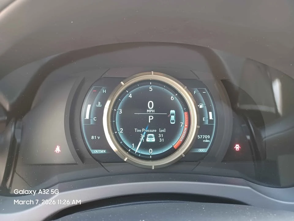 2015 Lexus IS 3rd Gen - Image 17 of 18