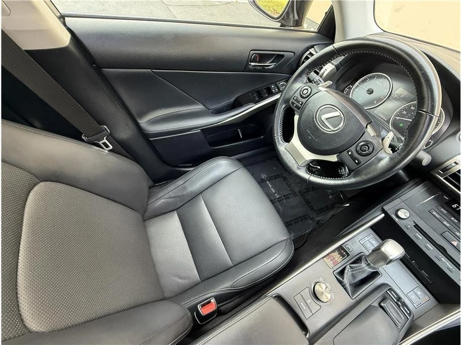 2015 Lexus IS 3rd Gen - Image 10 of 20