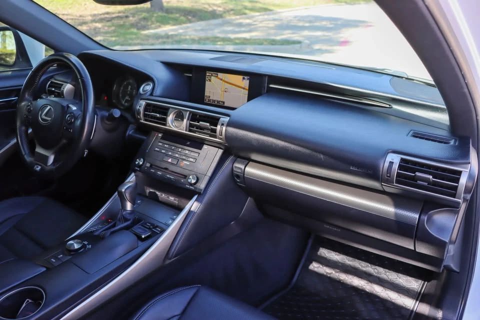2015 Lexus IS 3rd Gen - Image 11 of 20