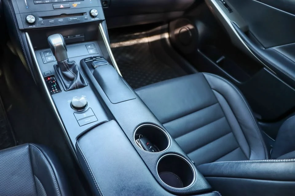 2015 Lexus IS 3rd Gen - Image 19 of 20