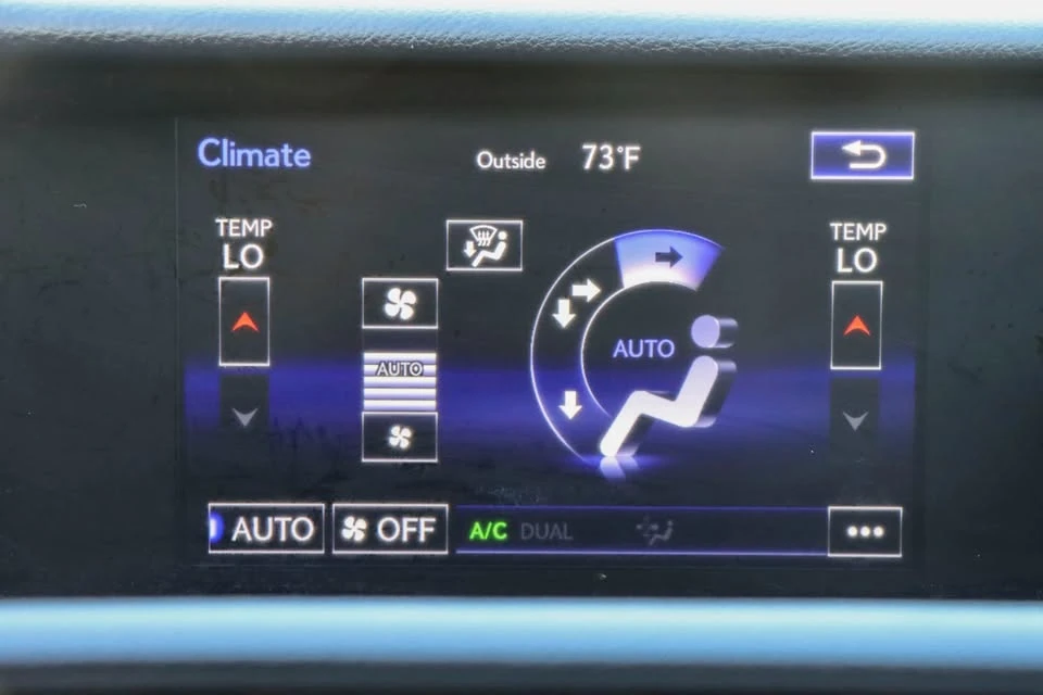 2015 Lexus IS 3rd Gen - Image 16 of 20